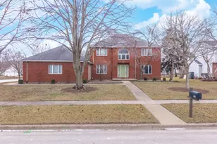 2813 Stonehurst Dr, Bloomington, IL 61704 - Photo 53