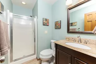 2813 Stonehurst Dr, Bloomington, IL 61704 - Photo 19