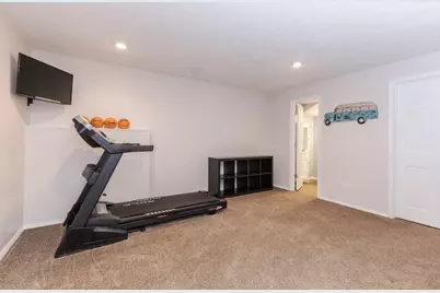 2813 Stonehurst Drive, Bloomington, IL 61704 - Photo 45