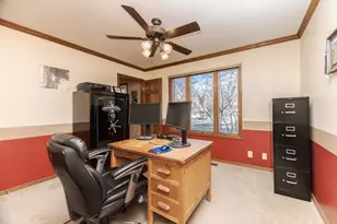 2813 Stonehurst Dr, Bloomington, IL 61704 - Photo 25