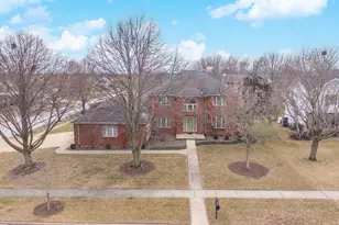 2813 Stonehurst Dr, Bloomington, IL 61704 - Photo 57