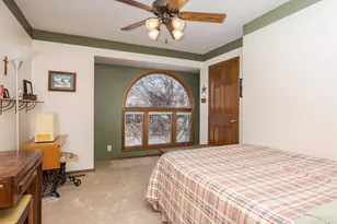 2813 Stonehurst Dr, Bloomington, IL 61704 - Photo 33