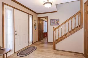 2813 Stonehurst Dr, Bloomington, IL 61704 - Photo 5