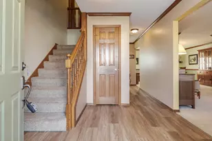 2813 Stonehurst Dr, Bloomington, IL 61704 - Photo 7