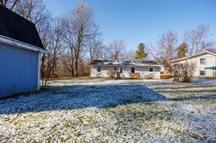 8021 Pine Ave, Downs, IL 61736 - Photo 31