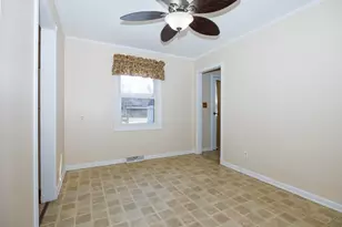 8021 Pine Ave, Downs, IL 61736 - Photo 7