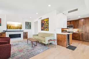 21 E Huron St, Chicago, IL 60611 - Photo 13