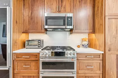 21 E Huron Street #1806, Chicago, IL 60611 - Photo 5