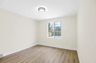 8949 S Utica Ave, Evergreen Park, IL 60805 - Photo 15