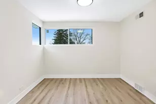 8949 S Utica Ave, Evergreen Park, IL 60805 - Photo 17