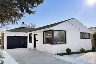 8949 S Utica Ave, Evergreen Park, IL 60805 - Photo 1