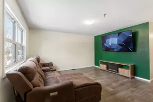 46 N Ridgemoor Ave, Mundelein, IL 60060 - Photo 3