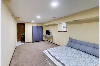 8723 Callie Avenue, Morton Grove, IL 60053 - Photo 21