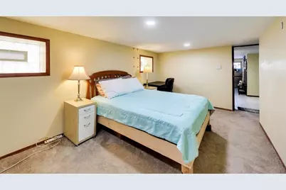 8723 Callie Avenue, Morton Grove, IL 60053 - Photo 23