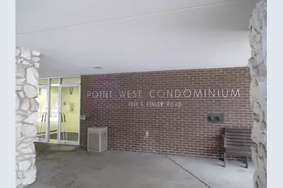 1321 S Finley Road #211, Lombard, IL 60148 - Photo 3