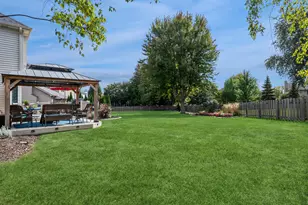 717 Clarendon Ln, Aurora, IL 60504 - Photo 31