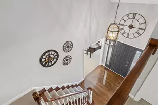 717 Clarendon Ln, Aurora, IL 60504 - Photo 7