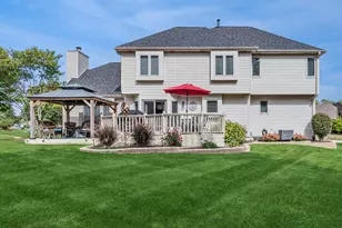 717 Clarendon Ln, Aurora, IL 60504 - Photo 27