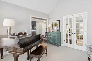 717 Clarendon Ln, Aurora, IL 60504 - Photo 11