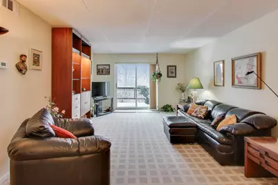 512 Redondo Drive #107, Downers Grove, IL 60516 - Photo 5