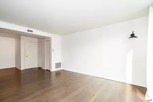 2201 N Cleveland Ave, Chicago, IL 60614 - Photo 5