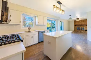 1224 W Whytecliff Rd, Palatine, IL 60067 - Photo 5