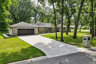 2711 Edgewood Dr, Dyer, IN 46311 - Photo 1