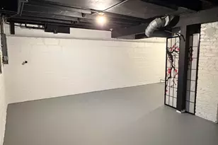 349 W Illinois Ave, Aurora, IL 60506 - Photo 9