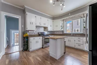 483 Barrett Street, Elgin, IL 60120 - Photo 5