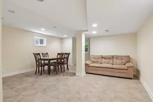 682 Claridge Cir, Hoffman Estates, IL 60169 - Photo 37