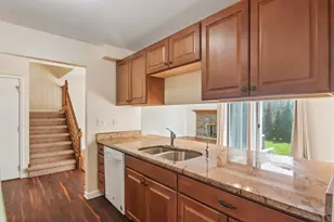 682 Claridge Cir, Hoffman Estates, IL 60169 - Photo 13