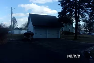 454 S 5th St, Watseka, IL 60970 - Photo 9