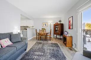 1511 Queensgreen Ct, Naperville, IL 60563 - Photo 3