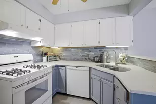 1511 Queensgreen Ct, Naperville, IL 60563 - Photo 7