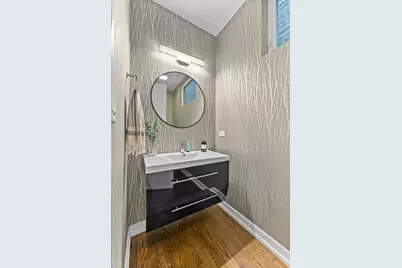 2437 W Jackson Boulevard, Chicago, IL 60612 - Photo 11