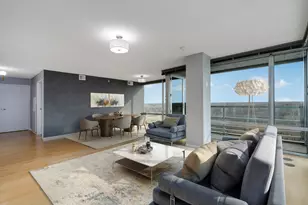 9655 Woods Dr, Skokie, IL 60077 - Photo 5