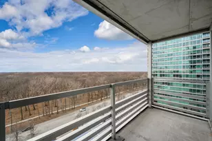 9655 Woods Dr, Skokie, IL 60077 - Photo 19