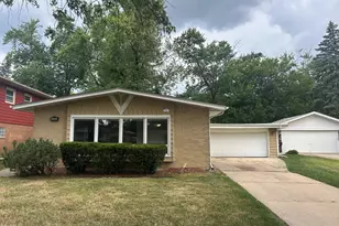 330 W Holly Ct, Glenwood, IL 60425 - Photo 1