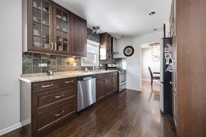 1300 Chatsworth Lane, Hoffman Estates, IL 60169 - Photo 3