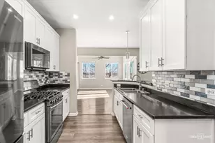 12935 Summerhouse Dr, Plainfield, IL 60585 - Photo 7