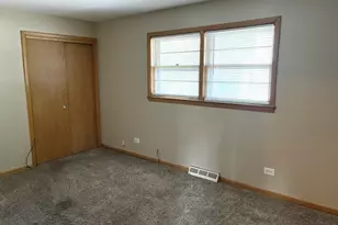 664 E 142nd St, Dolton, IL 60419 - Photo 7