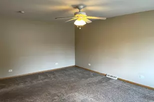 664 E 142nd St, Dolton, IL 60419 - Photo 3