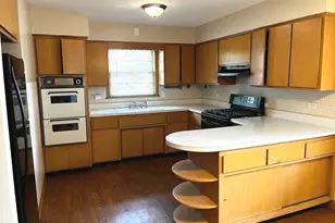 664 E 142nd St, Dolton, IL 60419 - Photo 5