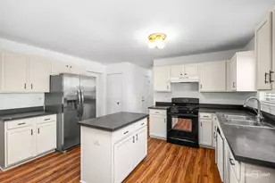 401 Foxborough Trail, Bolingbrook, IL 60440 - Photo 7