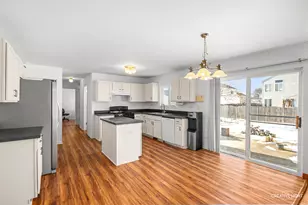 401 Foxborough Trail, Bolingbrook, IL 60440 - Photo 9