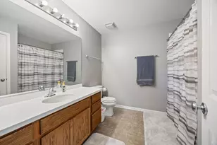 294 Comstock Dr, Elgin, IL 60124 - Photo 17