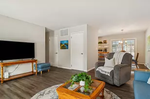 11 Crestview Terrace, Buffalo Grove, IL 60089 - Photo 3