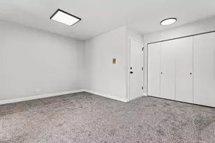 1051 Driftwood Ct, Wheeling, IL 60090 - Photo 3
