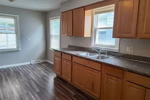 746 E 157th St, South Holland, IL 60473 - Photo 5