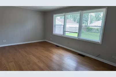 746 E 157th Street, South Holland, IL 60473 - Photo 3